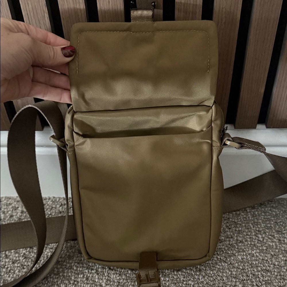 lululemon Wunderlust Crossbody Bag - Picture 8 of 8